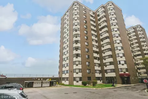 7337 S South Shore Dr #512, Chicago, IL 60649