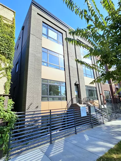 1334 W Grenshaw St #1-WEST, Chicago, IL 60607