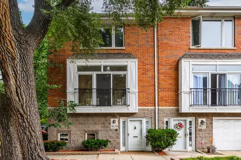 1624 W Altgeld St, Chicago, IL 60614