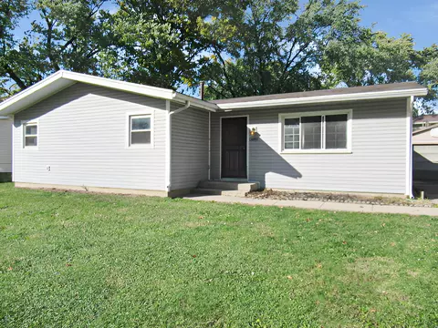 1508 Comanche Dr, Champaign, IL 61821