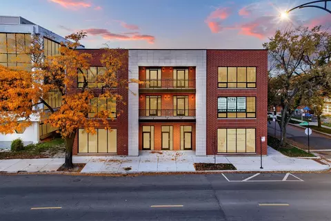 6246 N Pulaski Rd #304, Chicago, IL 60646