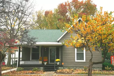 306 E Washington St, Monticello, IL 61856