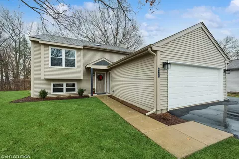4001 Newport Dr, Island Lake, IL 60042