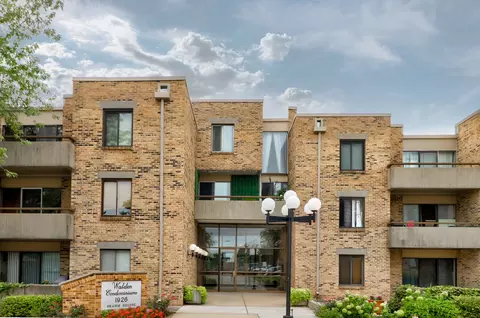 1926 Prairie Sq #222B, Schaumburg, IL 60173