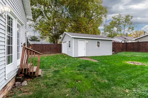 810 W Mill St, Bloomington, IL 61701 photo 21