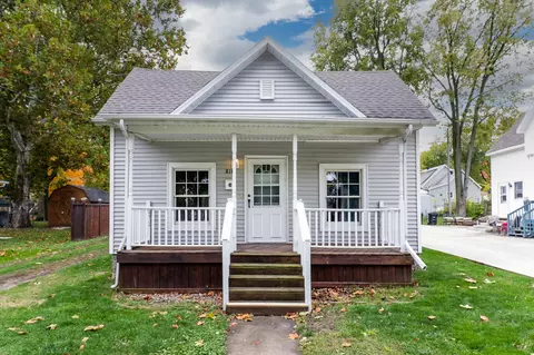 810 W Mill St, Bloomington, IL 61701 photo 2