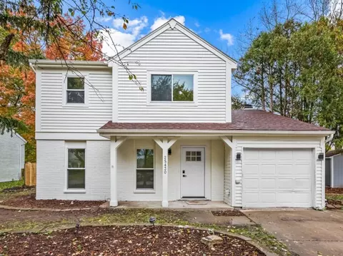 2 S430 Cherice Dr, Warrenville, IL 60555
