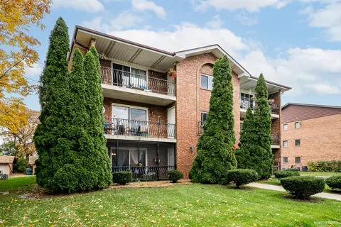9847 Treetop Dr #2E, Orland Park, IL 60462