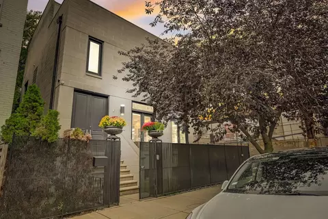 1320 N Wood St, Chicago, IL 60622