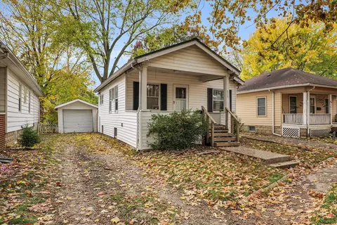 313 N Carson Ave, Champaign, IL 61821 photo 2