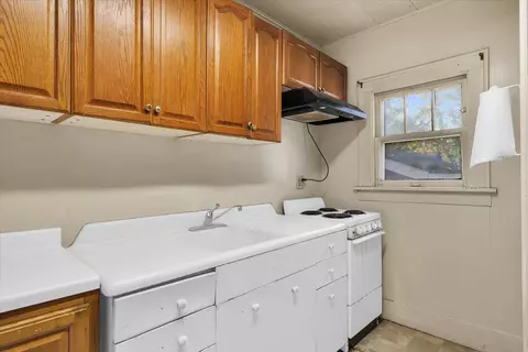 313 N Carson Ave, Champaign, IL 61821 photo 9