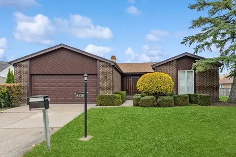 4510 Lindenwood Ln, Northbrook, IL 60062