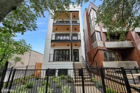 1362 W Hubbard St #1, Chicago, IL 60642