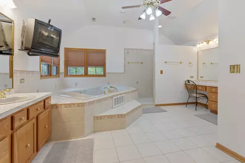 2140 Pine Rd, Homewood, IL 60430 photo 14