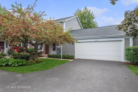 1037 Kilkenny Dr #6005, Wheaton, IL 60189
