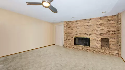 940 Gannon Dr, Hoffman Estates, IL 60169 photo 8