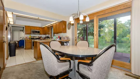 940 Gannon Dr, Hoffman Estates, IL 60169 photo 7