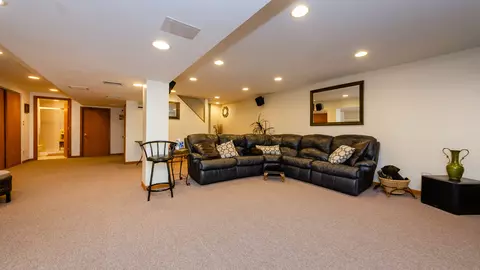 940 Gannon Dr, Hoffman Estates, IL 60169 photo 17