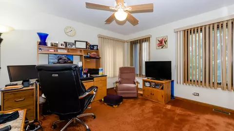 940 Gannon Dr, Hoffman Estates, IL 60169 photo 11