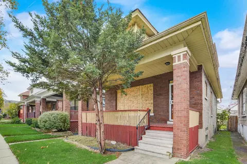 7948 S Saginaw Ave, Chicago, IL 60617