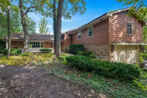 10 S650 Oak Hill Ct, Burr Ridge, IL 60527