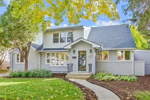 8321 Tripp Ave, Skokie, IL 60076