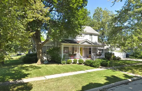 320 Harding Ave, Waukegan, IL 60085