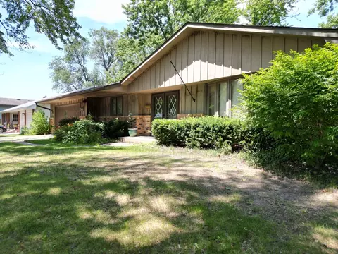 558 Porter Ave, Watseka, IL 60970