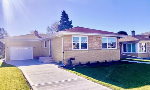 8417 Betty Ter, Niles, IL 60714