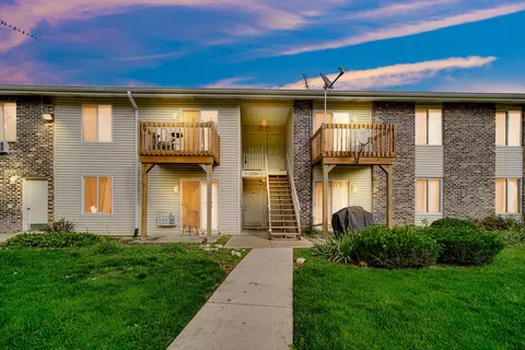 2600 Light Rd #209, Oswego, IL 60543