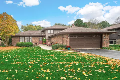 11737 Pineview Dr, Orland Park, IL 60467
