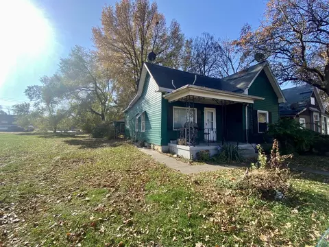 1427 E North St, Decatur, IL 62521