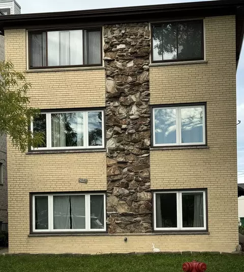 5472 W Higgins Ave #2A, Chicago, IL 60630