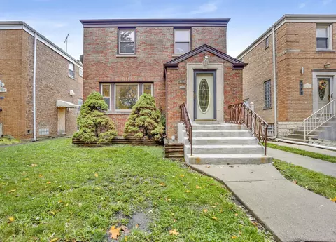 8216 S Sawyer Ave, Chicago, IL 60652