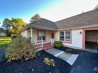 741 Regina Ct #741, Woodstock, IL 60098