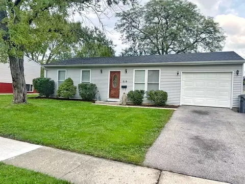219 Willow Rd, Streamwood, IL 60107