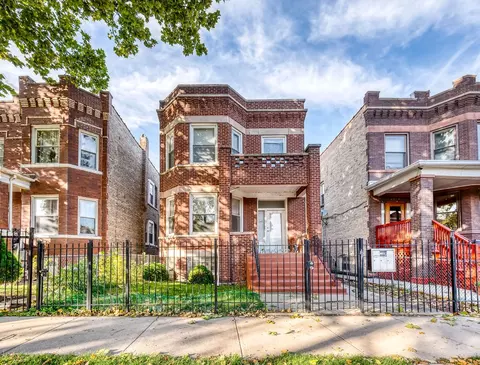 4226 W Kamerling Ave, Chicago, IL 60651