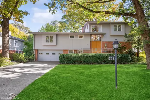 738 Romona Rd, Wilmette, IL 60091