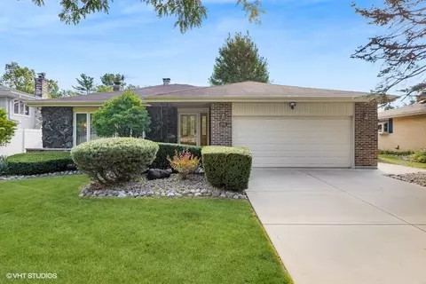 6921 Terrace Dr, Downers Grove, IL 60516