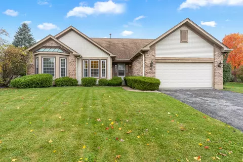 310 Stone Fence Rd, Vernon Hills, IL 60061