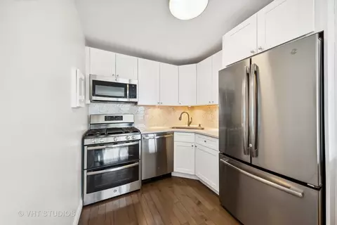 247 E Chestnut St #1802, Chicago, IL 60611 photo 7