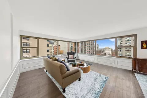247 E Chestnut St #1802, Chicago, IL 60611 photo 2