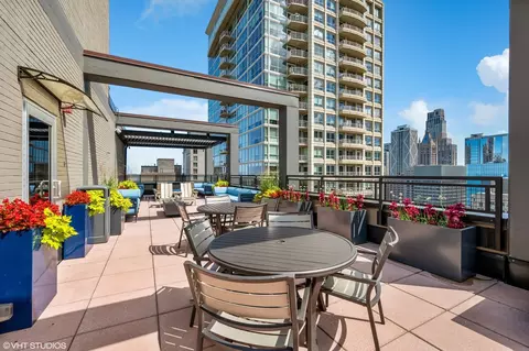 247 E Chestnut St #1802, Chicago, IL 60611 photo 16