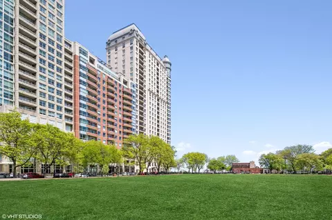 247 E Chestnut St #1802, Chicago, IL 60611 photo 20