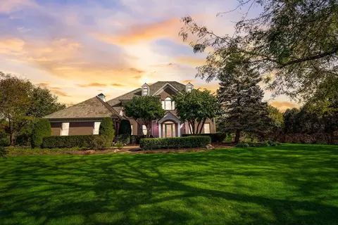 900 Anderson Dr, Libertyville, IL 60048