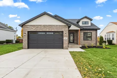 460 Fairway Ln, University Park, IL 60484