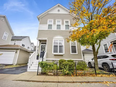 2841 N Wolcott Ave #C, Chicago, IL 60657
