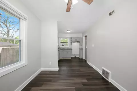 2501 E 97th St, Chicago, IL 60617 photo 9