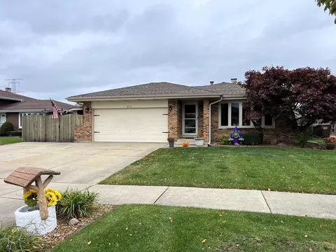 8112 Tudor Ln, Tinley Park, IL 60477
