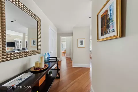 57 E Delaware Pl #2806, Chicago, IL 60611 photo 5